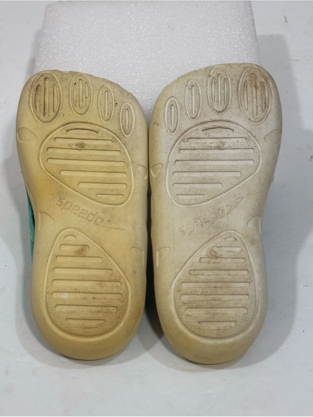 Speedo Water Shoes Mint Green Pink Trim Sz XL 11/12 Kids Unisex Hook Loop Close